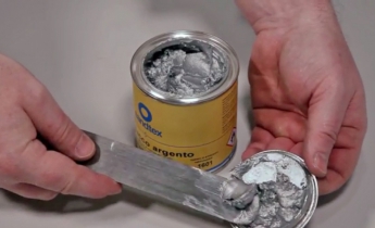 Lasciate che lo stucco argento della sandtex impreziosica le vostre pareti..